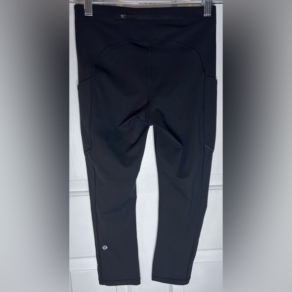 Lululemon Speed Up Crop (21")- Black/ Size 4 - Picture 5 of 10